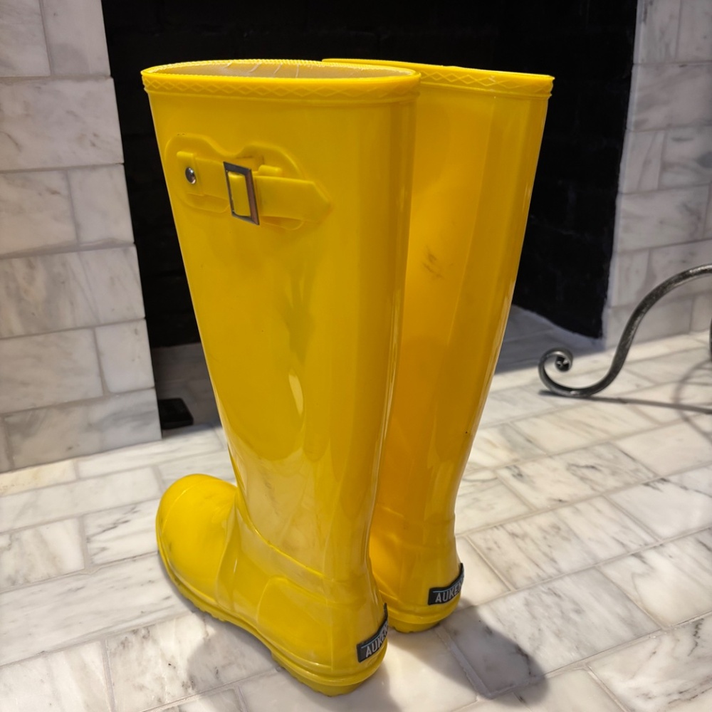 Women's Yellow Rain Boots - Slim Winter & Rain Boot - Picture 5 of 7